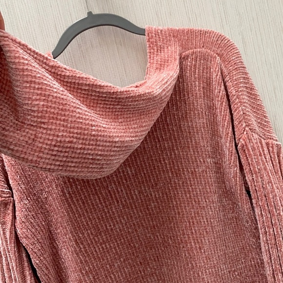 LAST CHANCE ⚡️ Soft Hooded Pink Sweater - Picture 7 of 8